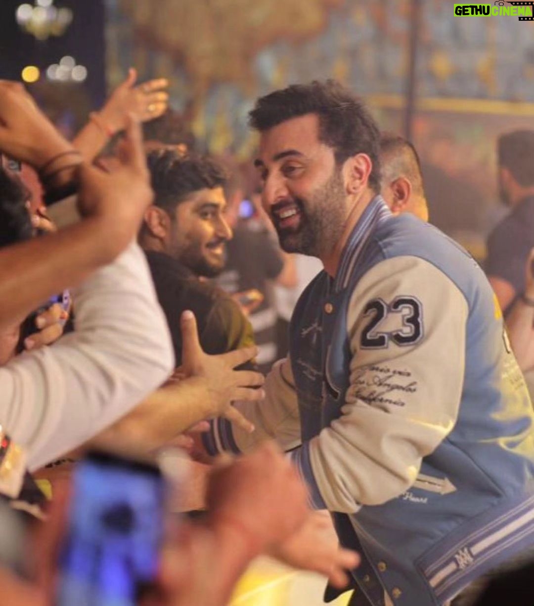 Ranbir Kapoor Instagram - #RanbirKapoor & #teamAnimal in #Dubai for #AnimalTheFilm promotions