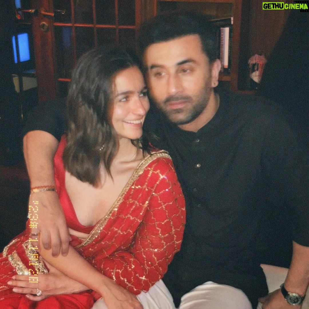 Ranbir Kapoor Instagram - Happy Diwali 🪔🧿 #RanbirKapoor #AliaBhatt