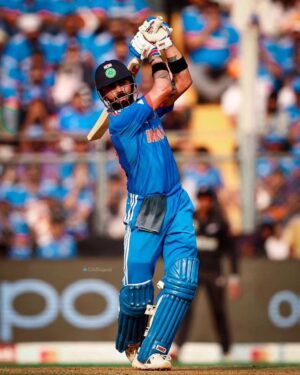 Randeep Hooda Instagram - Bow to the KING! A cricketing spectacle at Wankhede, KING KOHLI has etched his legacy with a world record 50th ODI century. Absolutely phenomenal performance by @virat.kohli 🐐🔥 
#ViratKohli #INDvsNZ #CWC23 #KingKohli #teamindia
