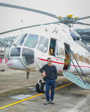 Randeep Hooda Instagram - Was really looking forward to meeting the participants of the marathon and witness the tug of war … unfortunately due to a weather snag the chopper couldn’t take off .. I guess was destined to drive to Tawang and see more of the beautiful Northeast 😍

My Congratulations to all the winners and to the Hon’ble CM @pemakhandu_bjp 

#Tawang #guwahati #BeautifulNorthEast #Assam #ArunachalPradesh #Chopper