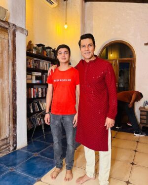 Randeep Hooda Instagram - From ours to yours 
#HappyDiwali 🪔🪔🧨🧨🎇🎇🎇

#Diwali #ShubhDeepawali