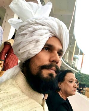 Randeep Hooda Instagram - “दूध दही का देसी खाणा,
धोती खंडके का सीधा बाणा।
खेल हो या फ़ौज, सब तै आगे पाणा,
जिंदाबाद रहे सदा म्हारा हरियाणा।”

हरियाणा दिवस की सबनाए राम राम ॥

#HaryanaDay #haryana #HarayanaDiwas #हरियाणा #laalrang #jaiharyana