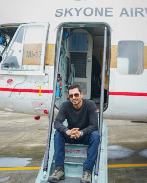 Randeep Hooda Instagram - Was really looking forward to meeting the participants of the marathon and witness the tug of war … unfortunately due to a weather snag the chopper couldn’t take off .. I guess was destined to drive to Tawang and see more of the beautiful Northeast 😍

My Congratulations to all the winners and to the Hon’ble CM @pemakhandu_bjp 

#Tawang #guwahati #BeautifulNorthEast #Assam #ArunachalPradesh #Chopper