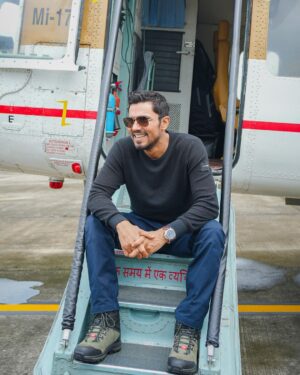 Randeep Hooda Instagram - Was really looking forward to meeting the participants of the marathon and witness the tug of war … unfortunately due to a weather snag the chopper couldn’t take off .. I guess was destined to drive to Tawang and see more of the beautiful Northeast 😍

My Congratulations to all the winners and to the Hon’ble CM @pemakhandu_bjp 

#Tawang #guwahati #BeautifulNorthEast #Assam #ArunachalPradesh #Chopper