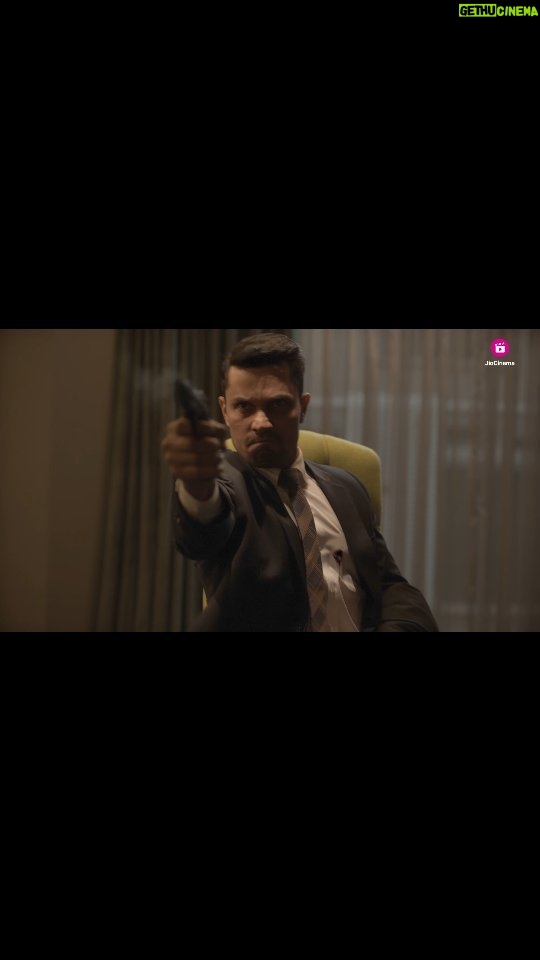 Randeep Hooda Instagram - Kya Sergeant Nikhil Sharma apne life ka toughest case solve kar payega? #SergeantOnJioCinema streaming free, 30 June onwards. #JioCinema #Sergeant @randeephooda @_adilhussain @siyaram ki jai @sapnapabbi_sappers @officialjiostudios @officialjiocinema @jar_pictures #JyotiDeshpande @raiajayg @mohitchhabra2002 #Sergeant @panoramamusic @believemusicindia #RandeepHooda #PrawaalRaman