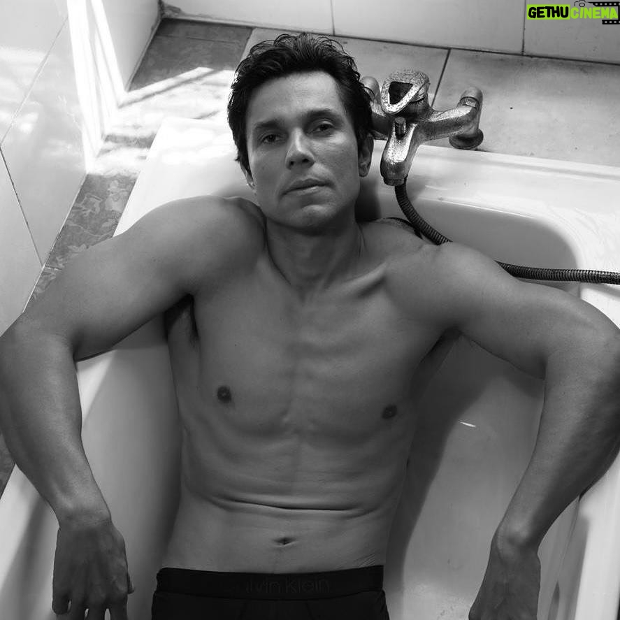Randeep Hooda Instagram - Back to basics..