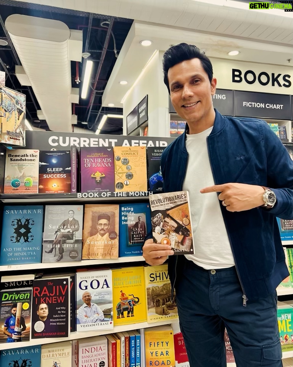 Randeep Hooda Instagram - Quite interesting that in 2024, 4 books back to back on the armed struggle for independence at an airport bookstore front rack. And 3 are on Veer Savarkar out of the 4. Clearly people have started reading about their history. Winds of change! After 22nd March who knows maybe history will be Rewritten! Books #Savarkar and the making of Hindutva - #JanakiBakhle #SavarkarAContestedLegacy - @vikramsampath #Revolutionaries : The other story of how India won its freedom - @sanjeevsanyalauthor #LalaLajpatRai Ideas of Nationhood #vanyavaidehibhargav