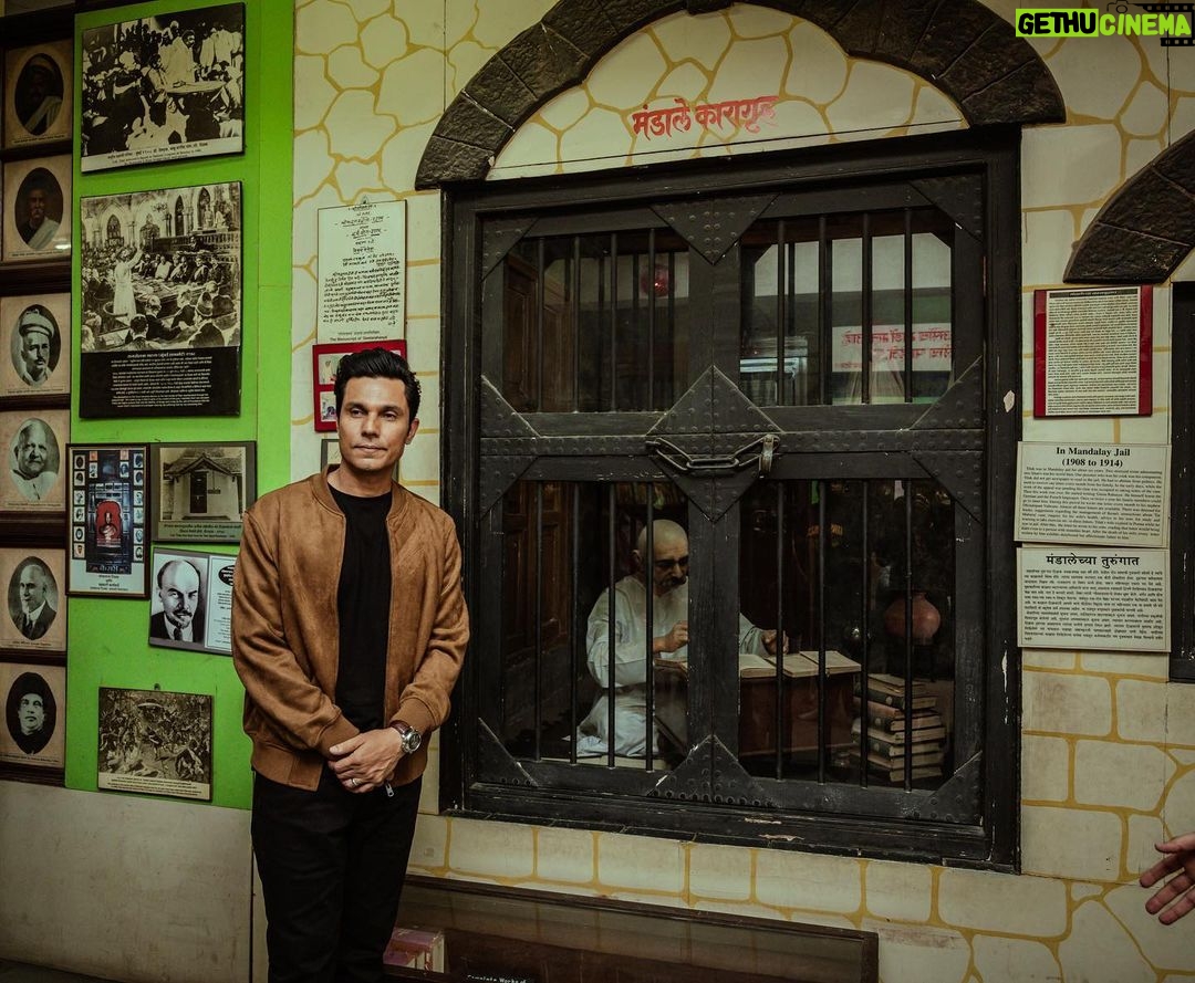 Randeep Hooda Instagram - Visited the house and memorial of one of the tallest leaders of our freedom struggle Lokmanya Bal Gangadhar Tilak ji, one can still feel the energy of revolution where young Veer Savarkar and many got influenced and galvanised to take part in the Swarajya Movement and the struggle for independence. Saw the original FIRST FLAG OF #BHARAT hoisted by Madam Bhikaji Came in 1906, which was designed by #MadamCama, Shyamji Krishna Verma and #VinayakDamodarSavarkar. It’s commendable that the #Tilak Family has preserved the artefacts and legacy with utmost care and the enthusiasm they showed in sharing stories & memorabilia of #Lokmanya Sahib and their hospitality was heart warming. Jai Hind 🇮🇳 #lokmanyatilak #veersavarkar #veersavarkaron22march #swatantryaveersavarkar Pune, Maharashtra