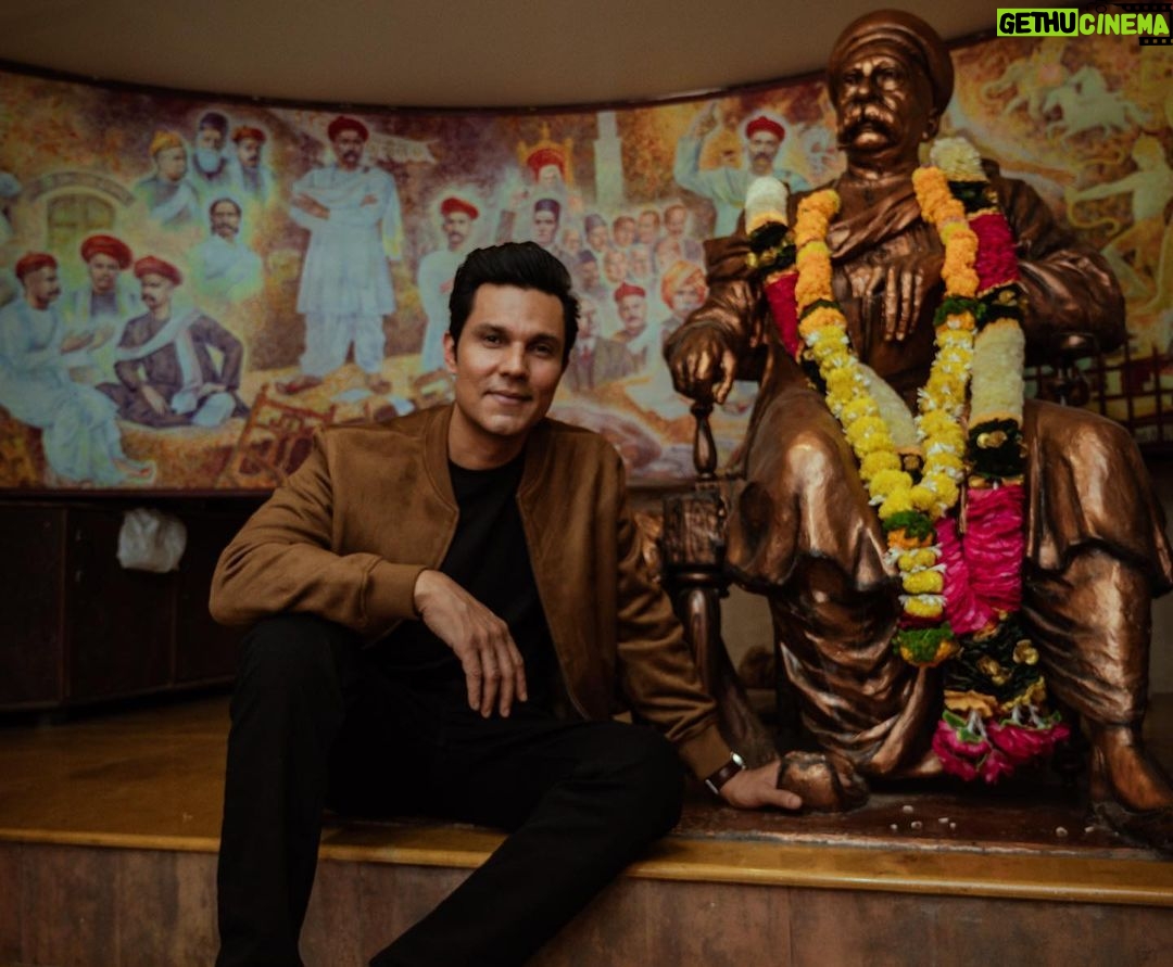 Randeep Hooda Instagram - Visited the house and memorial of one of the tallest leaders of our freedom struggle Lokmanya Bal Gangadhar Tilak ji, one can still feel the energy of revolution where young Veer Savarkar and many got influenced and galvanised to take part in the Swarajya Movement and the struggle for independence. Saw the original FIRST FLAG OF #BHARAT hoisted by Madam Bhikaji Came in 1906, which was designed by #MadamCama, Shyamji Krishna Verma and #VinayakDamodarSavarkar. It’s commendable that the #Tilak Family has preserved the artefacts and legacy with utmost care and the enthusiasm they showed in sharing stories & memorabilia of #Lokmanya Sahib and their hospitality was heart warming. Jai Hind 🇮🇳 #lokmanyatilak #veersavarkar #veersavarkaron22march #swatantryaveersavarkar Pune, Maharashtra