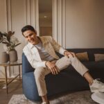 Randeep Hooda Instagram - Adversity is that power which evaluates a man’s true worth and takes him further in life - #SwatantryaVeerSavarkar Jacket : @quaint.mumbai Stylist : @sarinabudathoki Asst Stylist : @_tanishka_21 Photographer : @chitrdev.in Asst Photographer : @rishabhverma28 Makeup : @renukapillai_official Hair : @pankaj_hair_rtist #OOTD #POTD #Explore #VeerSavarkar #menstyle #mensfashion