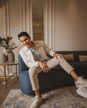 Randeep Hooda Instagram - Adversity is that power which evaluates a man’s true worth and takes him further in life - #SwatantryaVeerSavarkar 

Jacket : @quaint.mumbai
Stylist : @sarinabudathoki
Asst Stylist : @_tanishka_21
Photographer : @chitrdev.in
Asst Photographer : @rishabhverma28
Makeup : @renukapillai_official
Hair :  @pankaj_hair_rtist

#OOTD #POTD #Explore #VeerSavarkar #menstyle #mensfashion