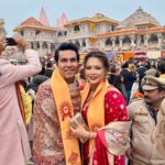 Randeep Hooda Instagram - Ram Lalla aa gaye hain 🚩🚩🤗🤗🤗🙏🙏 #JaiShreeRam #Blessed #JaiSiyaRam #RamMandir #rammandirpranprathistha #Ayodhya Photography Hair make up saree drap @bhaavya_kapur @bkmakeupstudioandacademy @_rainelysian Lin’s Style @esthetique.by.jenny @iamjennylaisram Saree @labelsouravdas Jewellery: @niyathi_by_seema_sindhu Footwear: @aprajitatoorofficial Randeep’s Styling @esthetique.by.jenny Kurta set: @antar_agni_ujjawaldubey Shawl: @shantibanaras श्री राम जन्मभूमि, अयोध्या - Shri Ram Janmabhoomi, Ayodhya