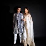 Randeep Hooda Instagram - Razzle Dazzle✨✨ Photographer: @mohitkrtiwari Lighting: @initialize.bat Lin’s MUH: @aydee_____ Styled by @iamjennylaisram Saree @toraniofficial Shoes @aprajitatoorofficial Assisted by @makeupbyangana @ananyapurkayastha21 Randeep’s Kurta set & Footwear @divyammehta Hair @pankaj_hair_rtist #OOTD #WeddingVibes #NupurAndIra #IraAndNupur #reception