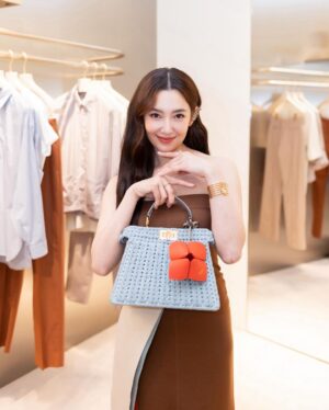 Ranee Campen Instagram - 🤎

#FENDI #FendiSS24
@FENDI