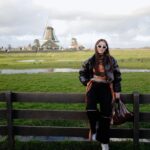 Ranee Campen Instagram - #amsterdamอัมเบรล่าพังไม่ไหว ไม่ใช่แค่ร่มที่พัง คนพังด้วย 555555 ปิดทริปจริงๆ ละจ้า 🌤️🚙💨🏡🚢🌾🛀🏻🗺️