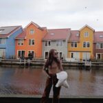 Ranee Campen Instagram - #amsterdamอัมเบรล่าพังไม่ไหว ไม่ใช่แค่ร่มที่พัง คนพังด้วย 555555 ปิดทริปจริงๆ ละจ้า 🌤️🚙💨🏡🚢🌾🛀🏻🗺️