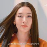 Ranee Campen Instagram - Cathy Doll Hybrid Makeup มาพร้อมกันถึง 3 ตัว ด้วยพลังล้ำลึกที่ซ่อนอยู่ในเมคอัพเคที่ดอลล์!!! จากผลไม้ Sea Buckthorn สู่วิตามินTree และ Vit C Ampoule ที่ผสานเข้ากับรองพื้น #ปกปิดล็อกผิวใส ให้ผิวเรียบเนียนกระจ่างใส กลบสนิทปิดจุดดำ ⭐️Cathy Doll Vit C Ampoule Foundation SPF50+ PA+++ #รองพื้นล็อกผิวใส ปกปิด บำรุงให้ชุ่มชื้น ⭐️Cathy Doll Vit C Ampoule Concealer #คอนซีลเลอร์ไร้ร่อง กลบสนิท ปิดจุดดำ รอยสิว ฝ้ากระ ⭐️Cathy Doll Vit C Ampoule Powder Pact SPF50 PA+++ #แป้งวิตซีล็อกผิวใส เผยผิวเรียบเนียนกระจ่างใส คุมมัน ไม่อุดตัน หาซื้อได้ที่ร้านค้าชั้นนำทั่วประเทศไทย #CathyDoll #VitCAmpoule