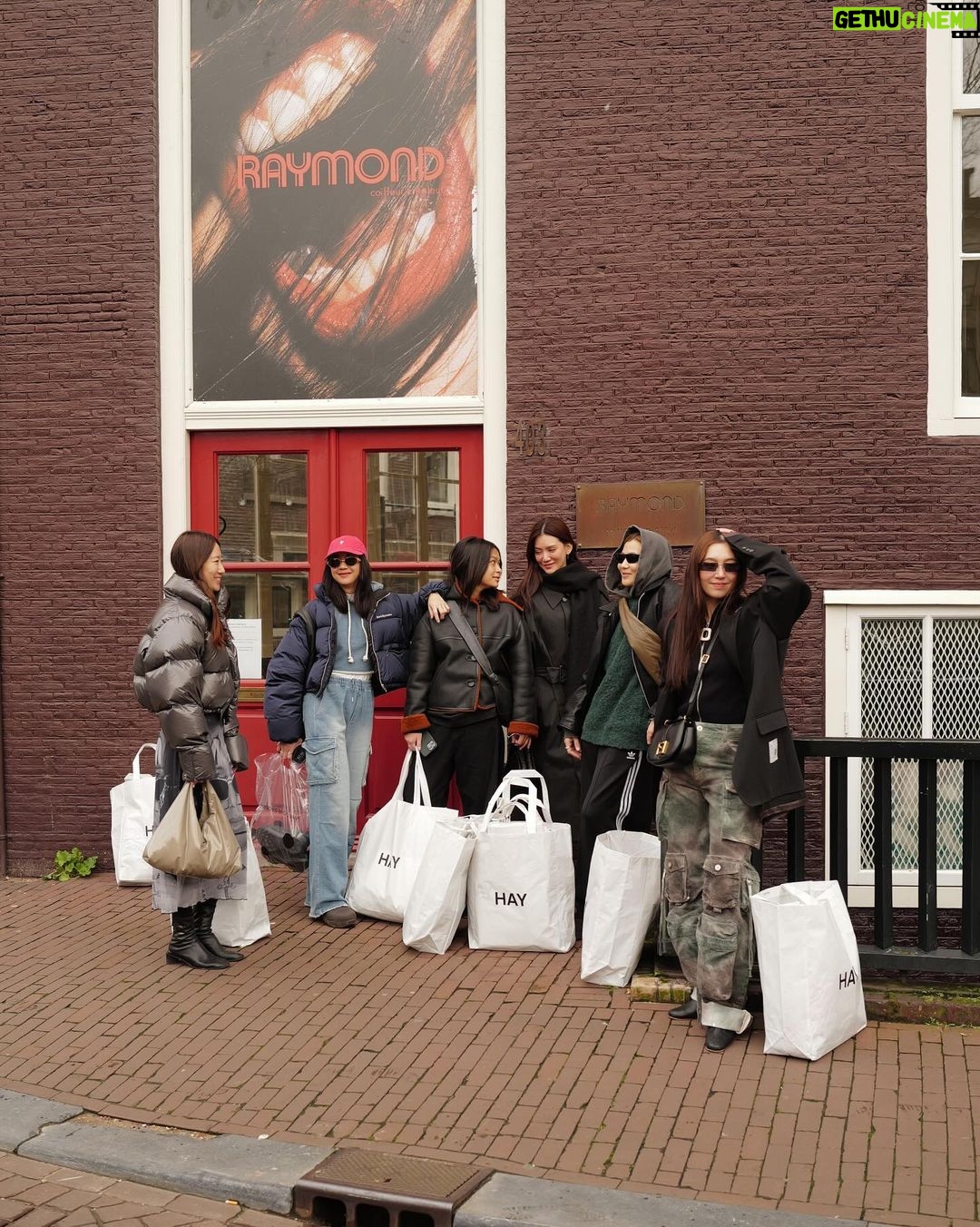 Ranee Campen Instagram - 🥳🎉 #amsterdamà¸à¸±à¸¡à¹€à¸šà¸£à¸¥à¹ˆà¸²à¸žà¸±à¸‡à¹„ม่ไหว