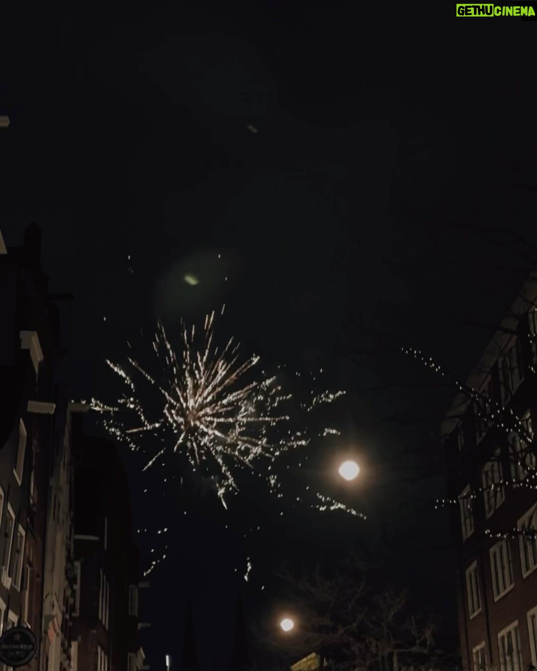 Ranee Campen Instagram - 🥳🎉 #amsterdamอัมเบรล่าพังไม่ไหว