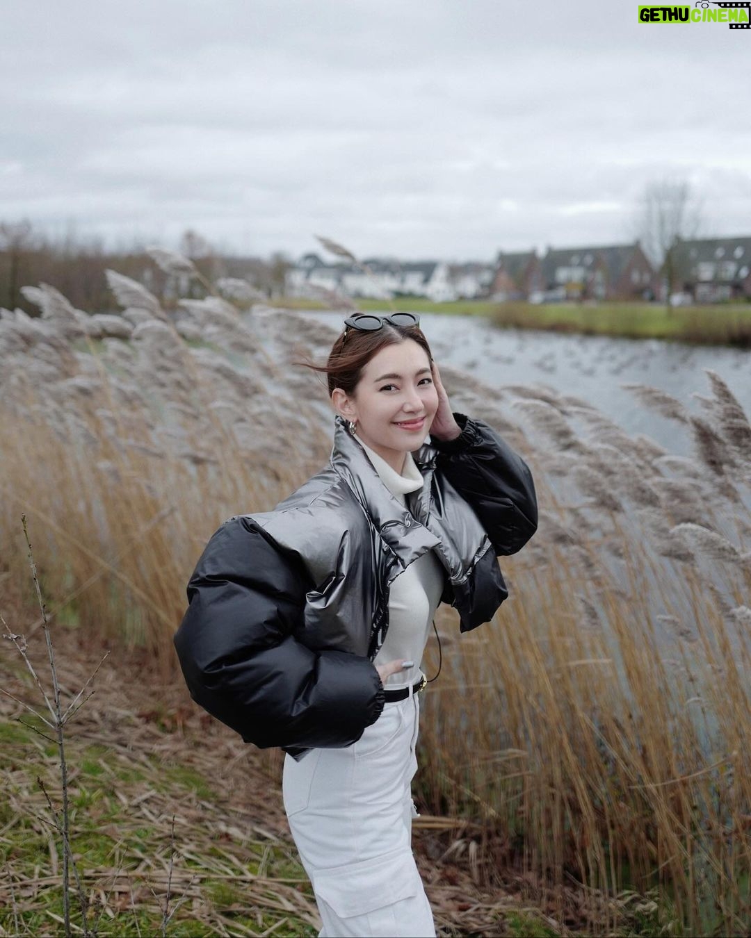 Ranee Campen Instagram - Merry X’Mas 🏞️ #amsterdamอัมเบรล่าพังไม่ไหว