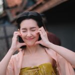 Ranee Campen Instagram - เมื่อพรหมลิขิต เดินทางมาถึงตอนจบ.. กว่าจะถึงวันนี้ 2 ปีที่ทำงานมากับโปรเจคนี้ ตื่นเต้น สนุก สุข พักๆ หยุดๆ (เนื่องจากโควิด) มาเริ่มมีอุปสรรค มีความกดดัน ความเครียด ถ่ายไปก็ถามถึงตอนต่อไปว่ามันจะไปต่อยังไง จบยังไง จบสวยไหม ปรึกษากับพี่หน่องเยอะเลยสำหรับประเด็นนี้ คือพูดได้ว่า เรื่องนี้คือครบเครื่องเรื่องความรู้สึกจริงๆ พุดตาน เบลมีหนึ่งเงื่อนไขสำคัญสำหรับเรื่องนี้ ต้องให้คนรักในตัวละครพุดตาน ในแบบที่ไม่แข่งกับคุณหญิงการะเกด ซึ่งไม่ง่ายเลยเพราะทุกคนเอ็นดูเกศสุรางค์ในร่างการะเกดกันไปหมดแล้ว แต่ไม่ถอดใจค่ะ สวมวิญญาณเล่นและทุ่มเทสุดๆ อิอิ พุดตานต้องมีความเป็นการะเกดเดิม และมีความพุดตานคนเท่ห์คนใหม่ เหมือนเบลเล่นเป็น 2 ตัวละครตลอดเวลา แต่ก็ต้อง blend 2 คนนี้ให้กลมกลืนกัน ซึ่งยากมากกกกและใช้สมาธิสูงมาก ขอบคุณตัวละครสุดหินนี้ที่มีมิติสุดๆ ที่ทำให้เบลได้มีโอกาสพัฒนาการแสดงของตัวเองไปอีกแบบ หวังว่าทุกคนจะรัก ชื่นชอบ เอ็นดูพุดตานอีกคนนะคะ เกศสุรางค์ (ในร่างคุณหญิงการะเกด) ยังสนุกอยู่เสมอที่ได้เล่นตัวละครนี้ energy ความสดใสที่ต้องพอดีๆ เพราะเธอมีลูก 4 แล้วอย่าลืม 555 ประเด็นนี้แหละค่ะที่เครียดที่สุดว่าคนจะเชื่อมั้ย จะตั้งคำถามมั้ย แต่สุดท้ายเราก็ต้องทำหน้าที่ของเราให้ดีที่สุด ถ้าเรื่องนี้ขาดคุณหญิงไปก็คงจะไม่สมบูรณ์จริงๆ การะเกด (เดิม) เธอมาน้อย แต่ต้องทรงพลัง เบลรู้สึกทุกครั้งที่ได้เล่นเป็นการะเกด ว่าเธอคนนี้สุดจริงๆ ความชัดเจนในความรู้สึก อารมณ์ กริยาท่าทาง ที่เบลจะปล่อยไม่ได้เลย และไม่คิดว่าเธอร้ายๆ คนนี้ แต่ผู้ชมก็ยังรักเธอ ขอบคุณที่ยังคิดถึงและเรียกร้องอยากเห็นการะเกดกันอีกเยอะๆ นะคะ ภูมิใจในตัวเธอจัง เบลขอขอบคุณช่อง 3 บรอดคาสท์ไทยเทเลวิชั่น พี่หน่อง คุณรอมแพง ป้าแดง และผู้เกี่ยวข้องทุกๆ คน ที่ให้โอกาสเบลอีกครั้งสำหรับโปรเจคนี้ | ขอบคุณทีมงานและนักแสดงทุกคนที่ทำหน้าที่อย่างเต็มที่ ทั้งทีมเบื้องหน้าเบื้องหลัง ฝ่าย support นักแสดงที่ทั้งเข้าฉากหรือไม่ได้เข้าฉากด้วยกัน ปล. พี่นาย match แฝดเก่งมากค่ะ | ขอบคุณพี่โป๊ป ที่ยังเป็นพาร์ทเนอร์ที่ดีเสมอในทุกตัวละคร | และขอบคุณคุณผู้ชมที่รอคอยรวมถึงยังให้การตอบรับพวกเราอย่างล้นหลาม ขอบคุณพรหมลิขิต ที่ทำให้เราได้เจอกันนะคะ 🫶🏻 #พรหมลิขิตตอนจบ #พรหมลิขิต เบลล่า ราณี แคมเปน รับบท พุดตาน / การะเกด / เกศสุรางค์