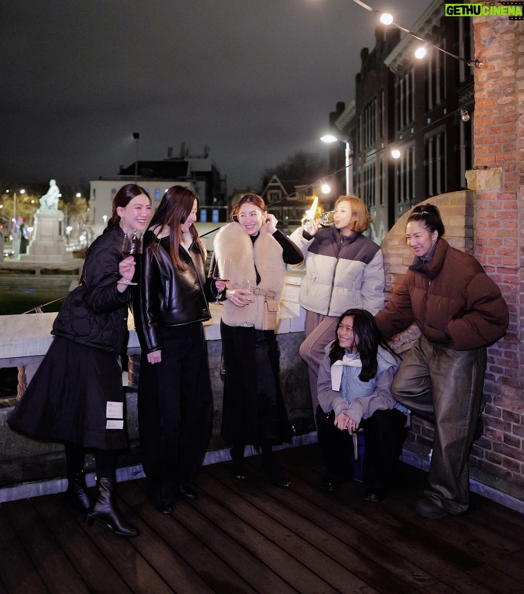 Ranee Campen Instagram - สวมบทมาดามในวันเกิดค่ะ🤎 #Amsterdamอัมเบรล่าพังไม่ไหว