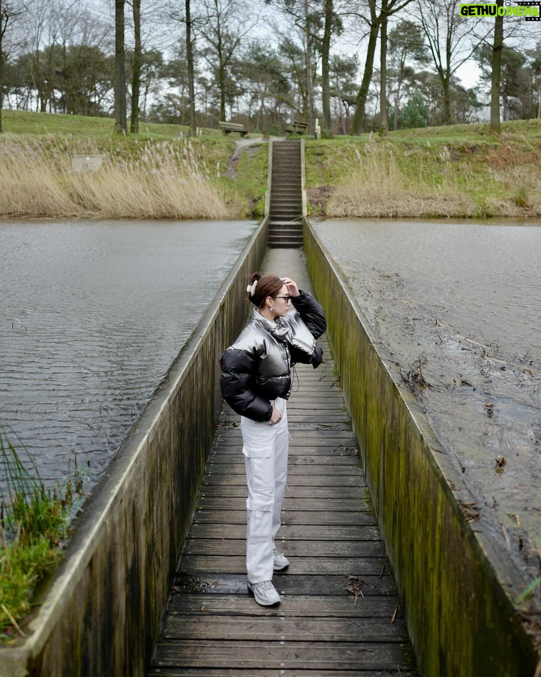 Ranee Campen Instagram - Merry X’Mas 🏞️ #amsterdamอัมเบรล่าพังไม่ไหว