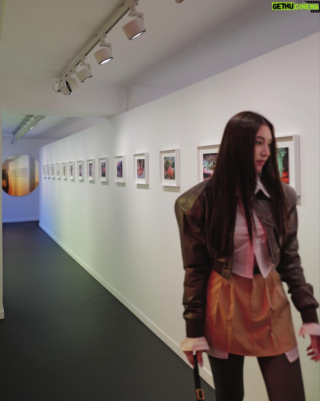 Ranee Campen Instagram - 👨🏼🎨🏛️ #Amstardamอัมเบรล่าพังไม่ไหว