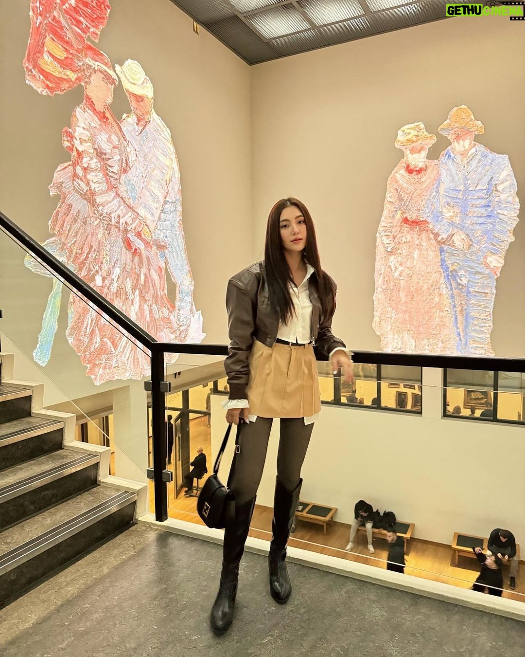 Ranee Campen Instagram - 👨🏼🎨🏛️ #Amstardamอัมเบรล่าพังไม่ไหว