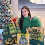 Ranee Campen Instagram - Happy New Year 2024 wishing you great health and happiness นะคะ 🎄 ปีใหม่นี้ #ให้แบรนด์แทนใจ เบลมอบกระเช้าแบรนด์ซุปไก่สกัดให้คนที่เบลรัก แทนความห่วงใยในสุขภาพ แถมได้มอบกำลังใจในการเริ่มต้นปีใหม่อีกด้วย 💕 ใครกำลังมองหาของขวัญปีใหม่ อย่าลืมชุดของขวัญและกระเช้าแบรนด์กันนะคะ กระเช้ารียูสเป็นกระเป๋าได้ด้วย ♻️ 🎁 ✨ ตอนนี้ แบรนด์มีโปรลดสูงสุด 29%* เฉพาะที่ห้างสรรพสินค้าและร้านค้าที่ร่วมรายการ จนถึงวันที่ 9 ม.ค. 67 #ให้แบรนด์แทนใจ #HappyNewYear2024 #ของขวัญปีใหม่
