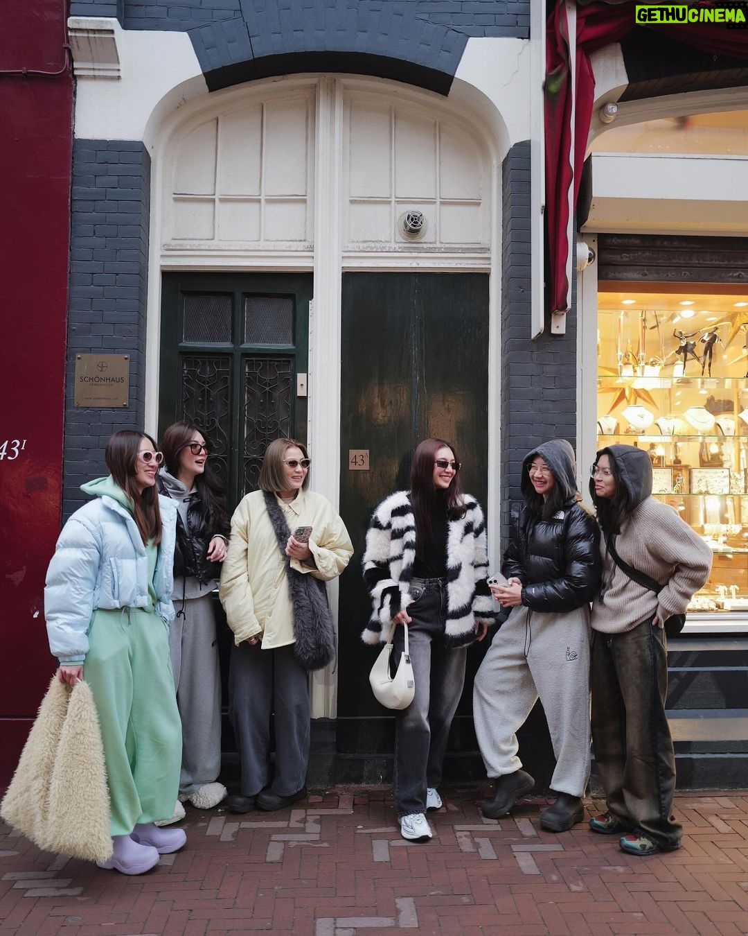 Ranee Campen Instagram - 🦓 #Amsterdamอัมเบรล่าพังไม่ไหว Amsterdam, Netherlands