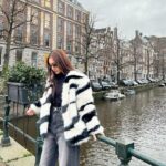 Ranee Campen Instagram - 🦓 #Amsterdamอัมเบรล่าพังไม่ไหว Amsterdam, Netherlands
