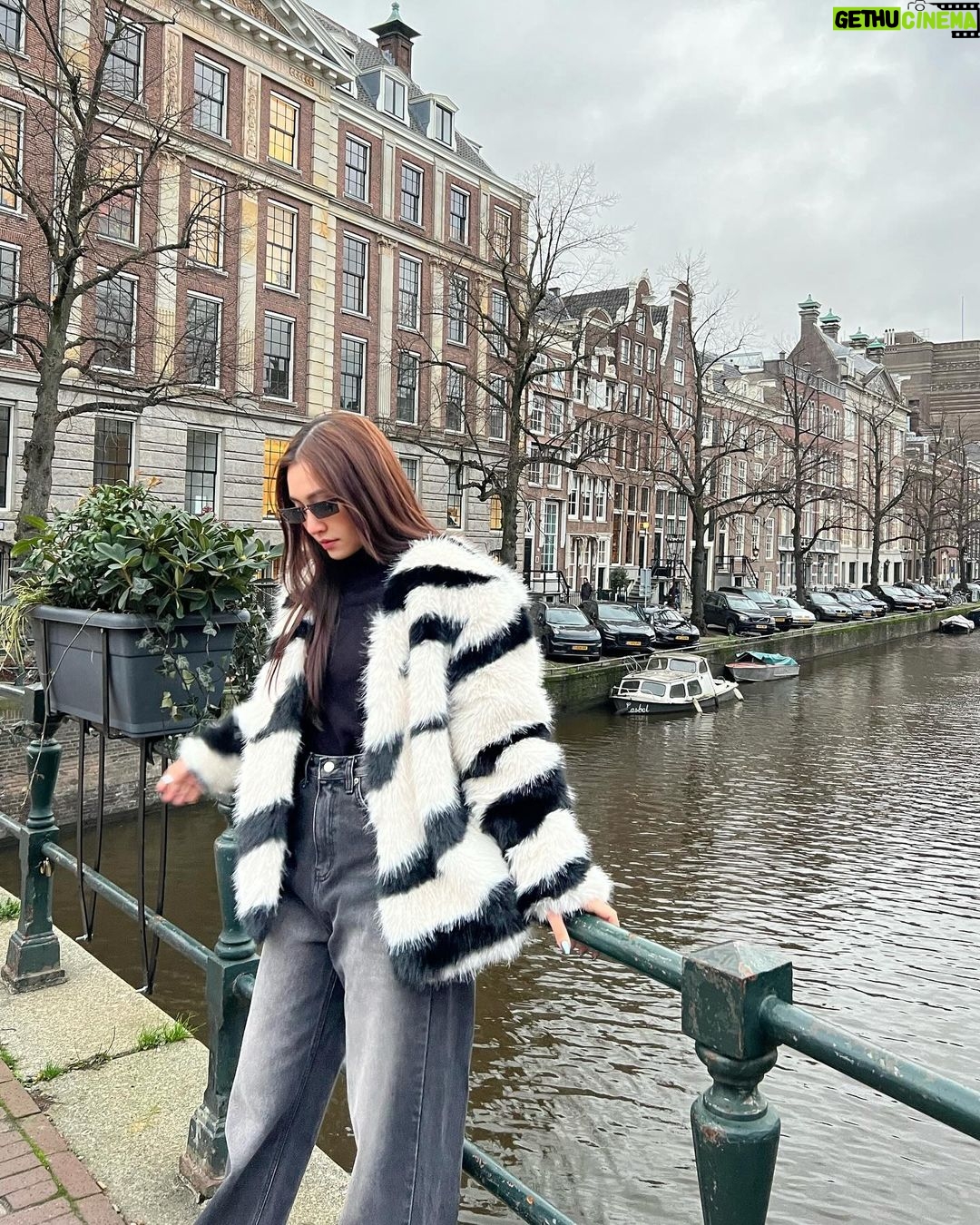 Ranee Campen Instagram - 🦓 #Amsterdamà¸à¸±à¸¡à¹€à¸šà¸£à¸¥à¹ˆà¸²à¸žà¸±à¸‡à¹„ม่ไหว Amsterdam, Netherlands