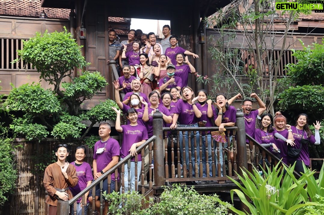 Ranee Campen Instagram - เมื่อพรหมลิขิต เดินทางมาถึงตอนจบ.. กว่าจะถึงวันนี้ 2 ปีที่ทำงานมากับโปรเจคนี้ ตื่นเต้น สนุก สุข พักๆ หยุดๆ (เนื่องจากโควิด) มาเริ่มมีอุปสรรค มีความกดดัน ความเครียด ถ่ายไปก็ถามถึงตอนต่อไปว่ามันจะไปต่อยังไง จบยังไง จบสวยไหม ปรึกษากับพี่หน่องเยอะเลยสำหรับประเด็นนี้ คือพูดได้ว่า เรื่องนี้คือครบเครื่องเรื่องความรู้สึกจริงๆ พุดตาน เบลมีหนึ่งเงื่อนไขสำคัญสำหรับเรื่องนี้ ต้องให้คนรักในตัวละครพุดตาน ในแบบที่ไม่แข่งกับคุณหญิงการะเกด ซึ่งไม่ง่ายเลยเพราะทุกคนเอ็นดูเกศสุรางค์ในร่างการะเกดกันไปหมดแล้ว แต่ไม่ถอดใจค่ะ สวมวิญญาณเล่นและทุ่มเทสุดๆ อิอิ พุดตานต้องมีความเป็นการะเกดเดิม และมีความพุดตานคนเท่ห์คนใหม่ เหมือนเบลเล่นเป็น 2 ตัวละครตลอดเวลา แต่ก็ต้อง blend 2 คนนี้ให้กลมกลืนกัน ซึ่งยากมากกกกและใช้สมาธิสูงมาก ขอบคุณตัวละครสุดหินนี้ที่มีมิติสุดๆ ที่ทำให้เบลได้มีโอกาสพัฒนาการแสดงของตัวเองไปอีกแบบ หวังว่าทุกคนจะรัก ชื่นชอบ เอ็นดูพุดตานอีกคนนะคะ เกศสุรางค์ (ในร่างคุณหญิงการะเกด) ยังสนุกอยู่เสมอที่ได้เล่นตัวละครนี้ energy ความสดใสที่ต้องพอดีๆ เพราะเธอมีลูก 4 แล้วอย่าลืม 555 ประเด็นนี้แหละค่ะที่เครียดที่สุดว่าคนจะเชื่อมั้ย จะตั้งคำถามมั้ย แต่สุดท้ายเราก็ต้องทำหน้าที่ของเราให้ดีที่สุด ถ้าเรื่องนี้ขาดคุณหญิงไปก็คงจะไม่สมบูรณ์จริงๆ การะเกด (เดิม) เธอมาน้อย แต่ต้องทรงพลัง เบลรู้สึกทุกครั้งที่ได้เล่นเป็นการะเกด ว่าเธอคนนี้สุดจริงๆ ความชัดเจนในความรู้สึก อารมณ์ กริยาท่าทาง ที่เบลจะปล่อยไม่ได้เลย และไม่คิดว่าเธอร้ายๆ คนนี้ แต่ผู้ชมก็ยังรักเธอ ขอบคุณที่ยังคิดถึงและเรียกร้องอยากเห็นการะเกดกันอีกเยอะๆ นะคะ ภูมิใจในตัวเธอจัง เบลขอขอบคุณช่อง 3 บรอดคาสท์ไทยเทเลวิชั่น พี่หน่อง คุณรอมแพง ป้าแดง และผู้เกี่ยวข้องทุกๆ คน ที่ให้โอกาสเบลอีกครั้งสำหรับโปรเจคนี้ | ขอบคุณทีมงานและนักแสดงทุกคนที่ทำหน้าที่อย่างเต็มที่ ทั้งทีมเบื้องหน้าเบื้องหลัง ฝ่าย support นักแสดงที่ทั้งเข้าฉากหรือไม่ได้เข้าฉากด้วยกัน ปล. พี่นาย match แฝดเก่งมากค่ะ | ขอบคุณพี่โป๊ป ที่ยังเป็นพาร์ทเนอร์ที่ดีเสมอในทุกตัวละคร | และขอบคุณคุณผู้ชมที่รอคอยรวมถึงยังให้การตอบรับพวกเราอย่างล้นหลาม ขอบคุณพรหมลิขิต ที่ทำให้เราได้เจอกันนะคะ 🫶🏻 #พรหมลิขิตตอนจบ #พรหมลิขิต เบลล่า ราณี แคมเปน รับบท พุดตาน / การะเกด / เกศสุรางค์