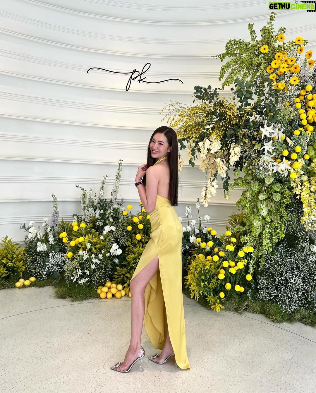 Ranee Campen Instagram - งานแต่งที่ใด เป็นได้แค่แขกรับเชิญ🐣 #fahkarnthewedding