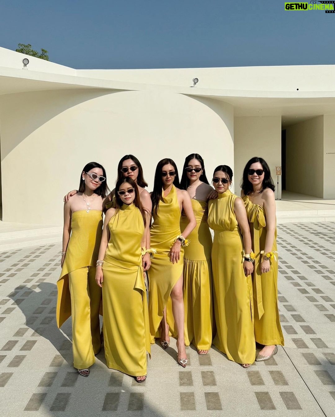 Ranee Campen Instagram - งานแต่งที่ใด เป็นได้แค่แขกรับเชิญ🐣 #fahkarnthewedding