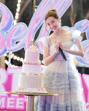 Ranee Campen Instagram - ขออยู่ในชีวิตที่เหลือของเธอได้ไหม 💫 Thank you for all advance birthday wishes ขอบคุณสำหรับทุกคำอวยพรนะคะ เกิดจริงๆ 24 ธ.ค. ค่า 🎂😊

#BellaBirthday2023
#BellaBirthdayFanMeeting2023
#BellaRanee #bellacampen #เบลล่าราณี