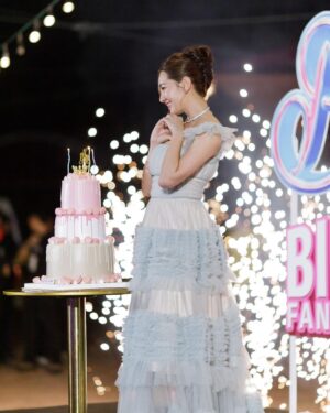 Ranee Campen Instagram - ขออยู่ในชีวิตที่เหลือของเธอได้ไหม 💫 Thank you for all advance birthday wishes ขอบคุณสำหรับทุกคำอวยพรนะคะ เกิดจริงๆ 24 ธ.ค. ค่า 🎂😊

#BellaBirthday2023
#BellaBirthdayFanMeeting2023
#BellaRanee #bellacampen #เบลล่าราณี