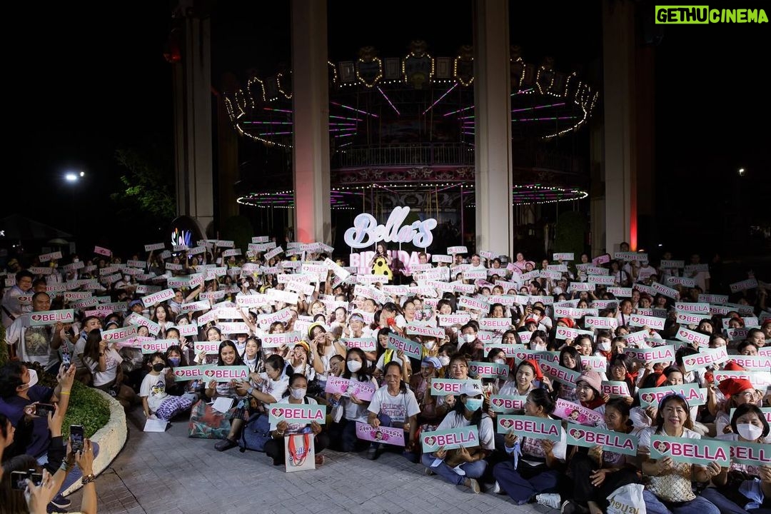 Ranee Campen Instagram - BELLA’s BIRTHDAY FAN MEETING 2023 แฟนมีตติ้งแรกในรอบ 5 ปี กับแฟนคลับรวมถึงสตาฟมากกว่า 600 ชีวิต ขอบคุณทุกคนมากนะคะที่มาเติมเต็มชีวิตของผู้หญิงตัวเล็กๆ คนนึงให้มีความสุขได้ขนาดนี้ หวังว่าทุกคนจะมีช่วงเวลาที่ดีด้วยกันนะคะ ขอบคุณมากๆ ขอบคุณจากใจจริงๆ ค่ะ 💖💖💖💖💖 ปล. ขอบคุณ special guest แสนน่ารักของน้อง พี่บอย ปกรณ์ ด้วยนะคะ สนุกมากเอนเก่งที่สุด รักกก @boy_pakorn 🫶🏻 #BellaBirthday2023 #BellaBirthdayFanMeeting2023 #BellaRanee #bellacampen #เบลล่าราณี