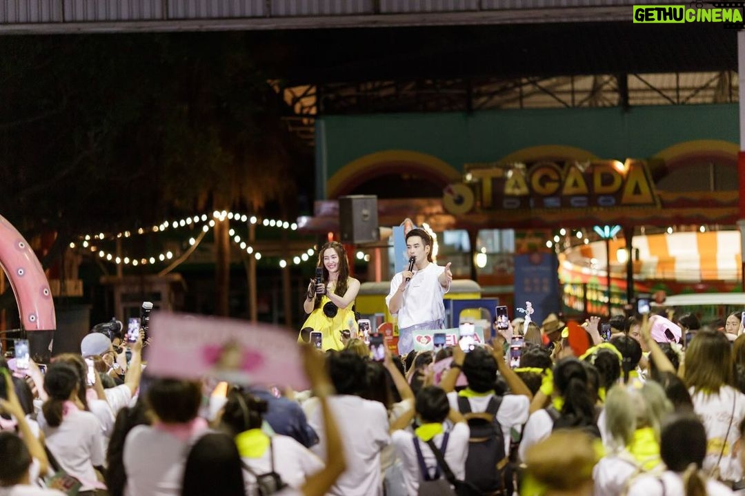 Ranee Campen Instagram - BELLA’s BIRTHDAY FAN MEETING 2023 แฟนมีตติ้งแรกในรอบ 5 ปี กับแฟนคลับรวมถึงสตาฟมากกว่า 600 ชีวิต ขอบคุณทุกคนมากนะคะที่มาเติมเต็มชีวิตของผู้หญิงตัวเล็กๆ คนนึงให้มีความสุขได้ขนาดนี้ หวังว่าทุกคนจะมีช่วงเวลาที่ดีด้วยกันนะคะ ขอบคุณมากๆ ขอบคุณจากใจจริงๆ ค่ะ 💖💖💖💖💖 ปล. ขอบคุณ special guest แสนน่ารักของน้อง พี่บอย ปกรณ์ ด้วยนะคะ สนุกมากเอนเก่งที่สุด รักกก @boy_pakorn 🫶🏻 #BellaBirthday2023 #BellaBirthdayFanMeeting2023 #BellaRanee #bellacampen #เบลล่าราณี