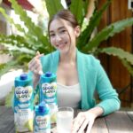 Ranee Campen Instagram - จะเหนื่อยล้าแค่ไหน เบลก็สดชื่นได้ เพราะดื่ม CocoLove🥥💙 CocoLove น้ำมะพร้าวแท้ 100% ไม่เติมน้ำตาล ช่วยเติมความสดชื่นระหว่างวัน มีประโยชน์ต่อสุขภาพ ลองแล้วเบลเลิฟเลยค่ะ😘 #เบลล่าเลิฟโคโคเลิฟ #โคโคเลิฟ #cocolove #น้ำมะพร้าว #น้ำมะพร้าวแท้100% #bellaxcocolove