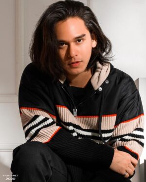 Rangga Azof Instagram - photo by @riomotret @riomotretofficial
make up @rama_jee 
stylist @revashion @styledbyrevashion 
Wardrobe by @burberry 
hairdo @victoriahairdesignby
Jewelry @miss_mondial
cc @agungsaputrabm @ririaprianti_ @bentukmanagement @stevi_lucky_17

#riomotret
#riomotretVlog 
#riomotret2020 
#riocelebritybeautyportrait 
#IndonesiancelebritybyRIOMOTRET