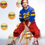 Rangga Azof Instagram – Photographer: @hadicahyono
Fashion stylist: @astrianagemiati
Digital Imaging: @rghsura
Teks: @giovaniuntari
Makeup: @loritayoung_mua
Hair: @mariarobert11
Wardrobe: @gucci, @coach @jansober
Background Layout Photo Shoot: @dwntara