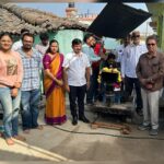 Ranjani Raghavan Instagram - ಖ್ಯಾತ ಸಾಹಿತಿ,ಅಧ್ಯಾಪಕರು, ಸಮಾಜವಾದಿ, ರಾಷ್ಟ್ರಪ್ರಶಸ್ತಿ ವಿಜೇತ ನಿರ್ದೇಶಕರು ಬರಗೂರು ರಾಮಚಂದ್ರಪ್ಪ ಅವರ ಚಿತ್ರದ ಕಥಾನಾಯಕಿಯಾಗಿ ಅಭಿನಯಿಸುತ್ತಿರೋ ಹೆಮ್ಮೆ, ಖುಷಿಯಲ್ಲಿ ನಾನು ಇಂದು.. ☺️ ವಿಜಯರಾಘವೇಂದ್ರ ಅವರೊಂದಿಗೆ ಎರಡನೇ ಬಾರಿ ತೆರೆಹಂಚಿಕೊಳ್ತಿರೋದು ಸಹ ಜಾಸ್ತಿ ಖುಷಿ 🌸 #firstdayshoot