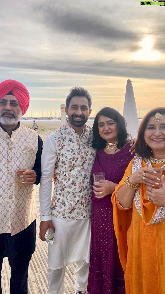 Rannvijay Singha - 59.6K Likes - Indian weddings are a vibe!
#family
#satnamwaheguruΰ©΄ ππΌπ