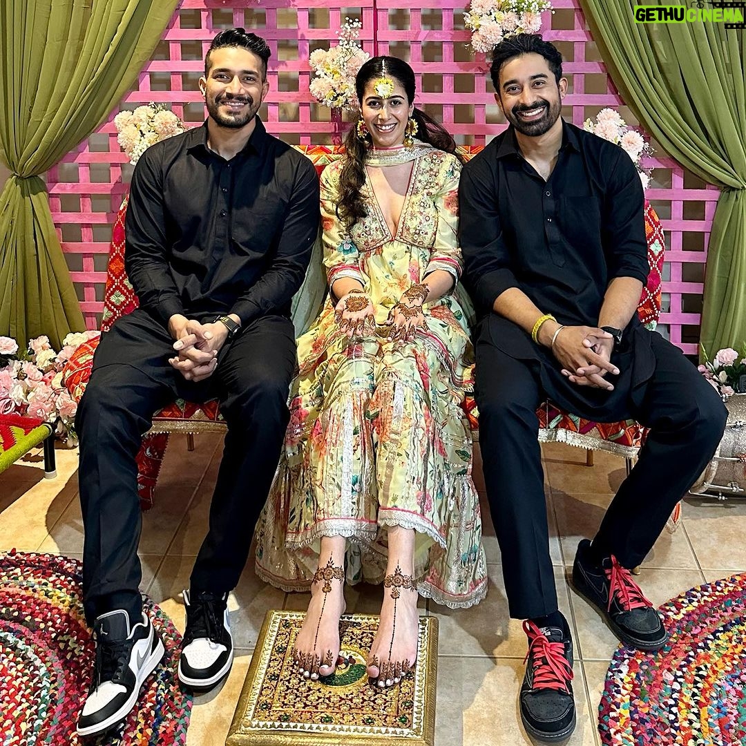Rannvijay Singha - 112K Likes - The most beautiful bride , our sis @jazzyg_97 ,canβt believe ur actually getting married! #satnamwaheguruΰ©΄ ππΌπ #brothersister #sibblings #cousins