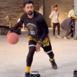 Rannvijay Singha Instagram – When your work is actually playing.. 
bts from the @uptime_nutrition shoot, I love when brands and companies believe in the passions of the ambassador and then everything seems real,organic and obviously believable. 💪🏻 #satnamwaheguruੴ 🙏🏼🌑 #blessed #grateful #baller #ballislife 
@squadrann @starballersindia