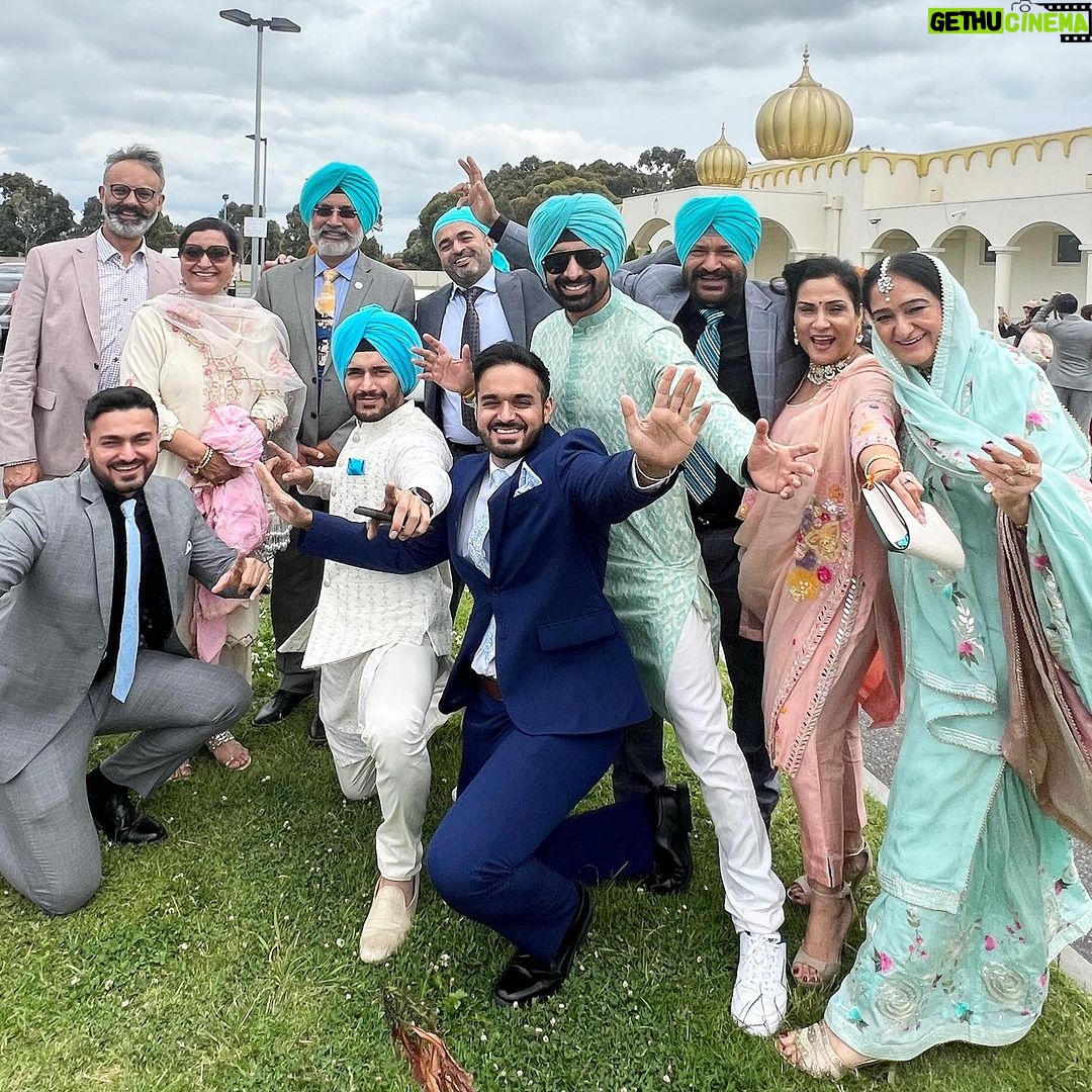 Rannvijay Singha - 133K Likes - Congratulations @jazzyg_97 and @sahil.g.23 , you guys looked soooo good as the bride & groom!
So happy that most of the family was here for this amazing ceremony in the Gurudwara.
#satnamwaheguruΰ©΄ ππΌ