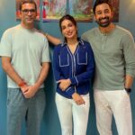 Rannvijay Singha Instagram – TVF & Girliyapa proudly partners with the ace Writer-Filmmaker Kanika Dhillon to create a new property on the life & times of Working Mothers, featuring the incredible cast Kanika Dhillon herself & Rannvijay Singha & amazing team of Girliyapa ✨🧿💗

@girliyapa @theviralfever @kanika.d @rannvijaysingha @nagsharmista @arunabhkumar @bhaatu @shrreya_ss @thakkerpranav @swastizen @baidasskhushbu @ok_had_hai @ankush_firstact @anuragsoni_27 #ChiragSingh