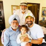 Rannvijay Singha Instagram - 4 generations. Finally my Grandparents met @jahaanvirsingha ! #satnamwaheguruੴ 🙏🏼🌑 #family #singha #singhafamily